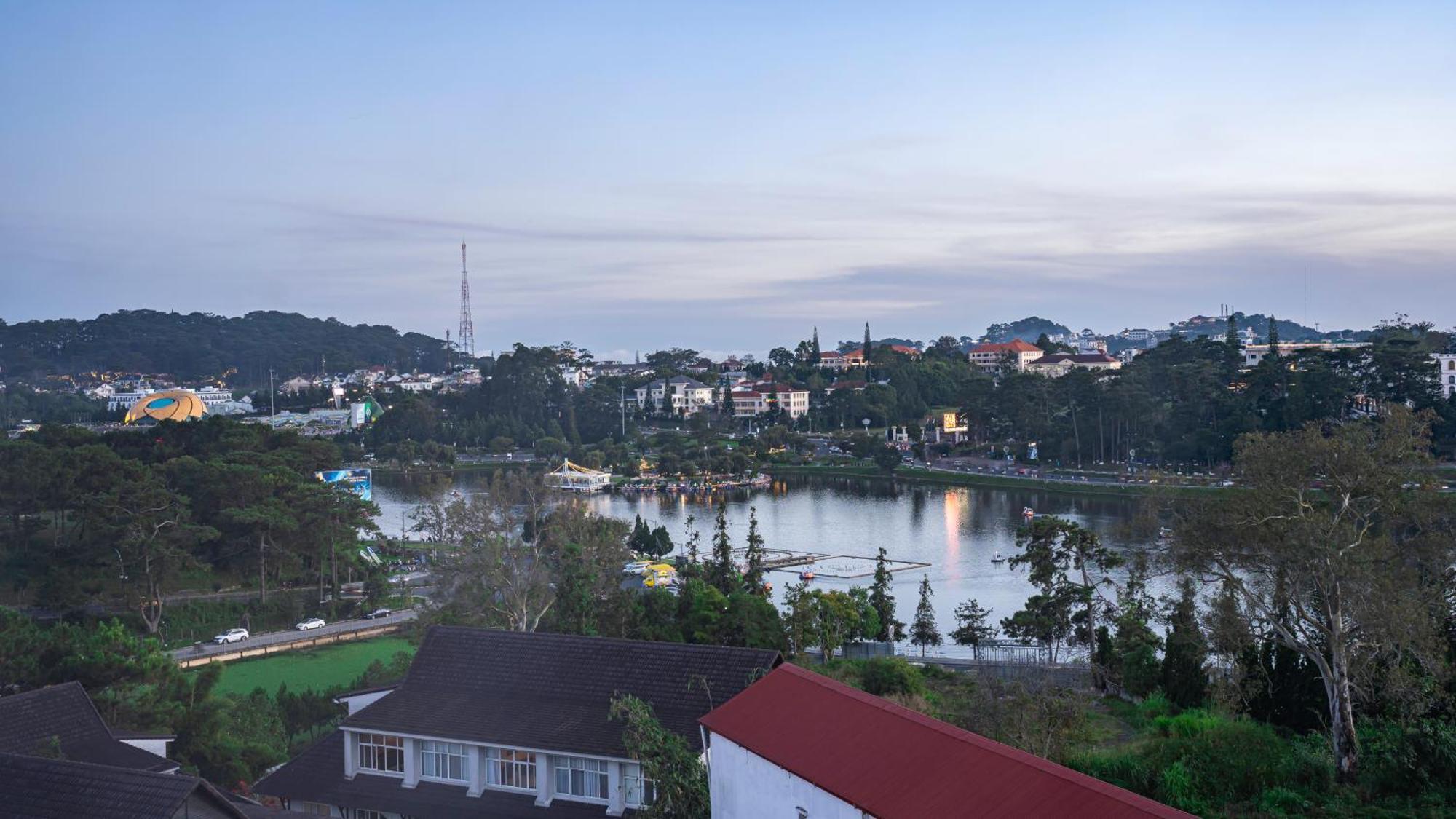 River Park Hotel Dalat Exterior photo